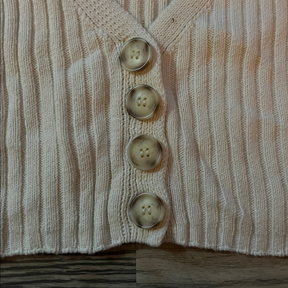Urban Outfitters Cropped cardigan sweater‎ 4 button women’s cream size medium - Picture 3 of 8